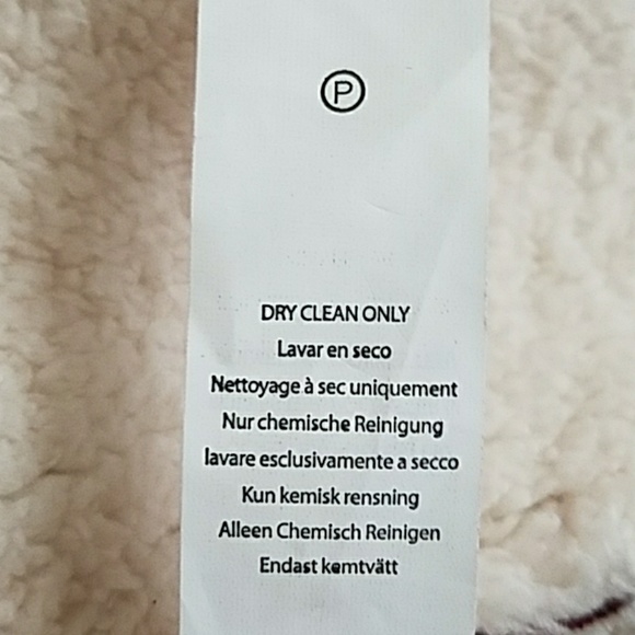 Pretty Burgundy sherpa lined coat - Picture 8 of 8